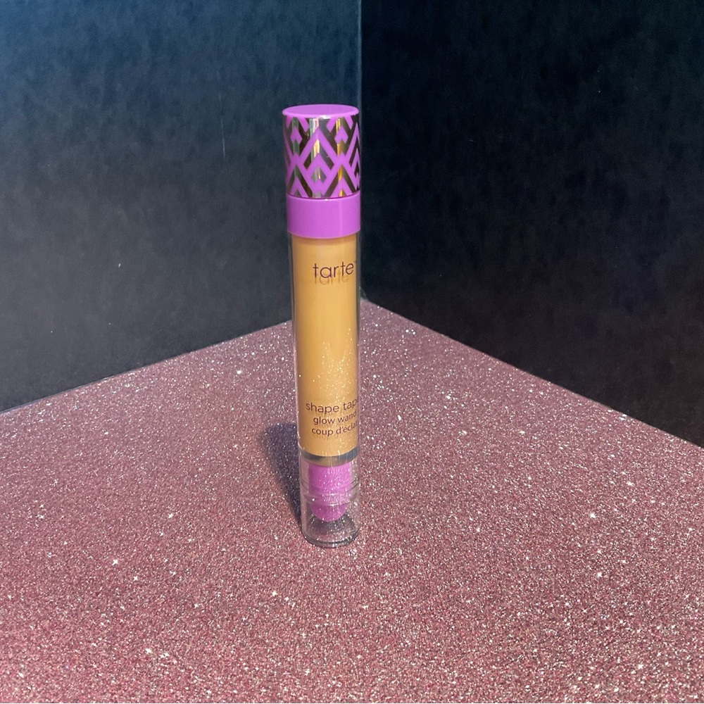 Tarte Shape Tape Glow Wand in Agleam Award Winning Candle-Lit Glow (peachy glow)